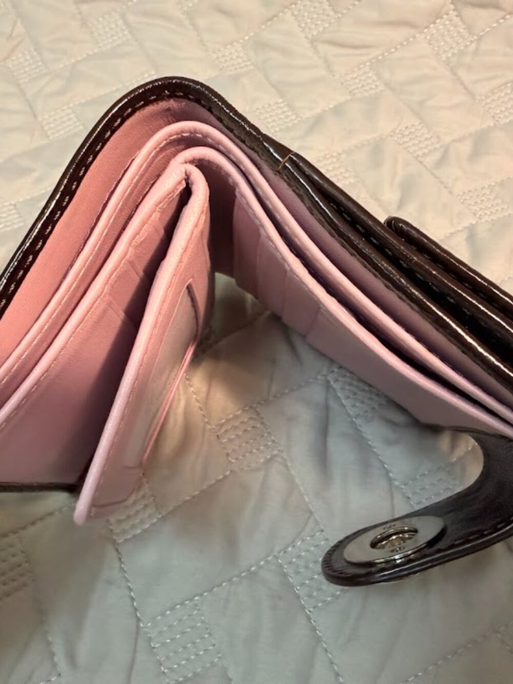 Coach Signature Brown Jacquard Compact Wallet Pink Interior - Picture 4 of 6
